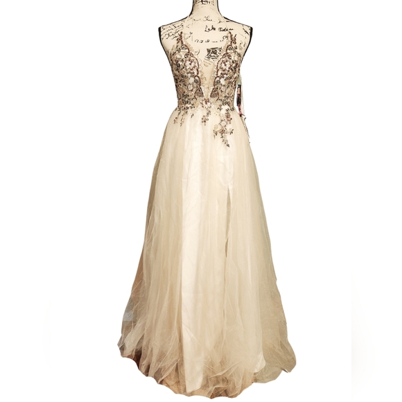 Blondie Nites Ivory Evening Gown - Picture 2 of 12